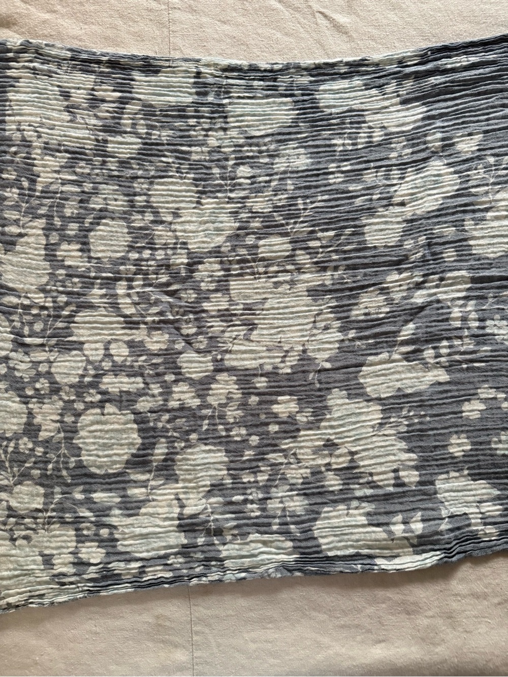 Gossamer pleats in an eye-catching blue-grey fine cotton scarf/wrap. 23”x70” - Picture 4 of 5